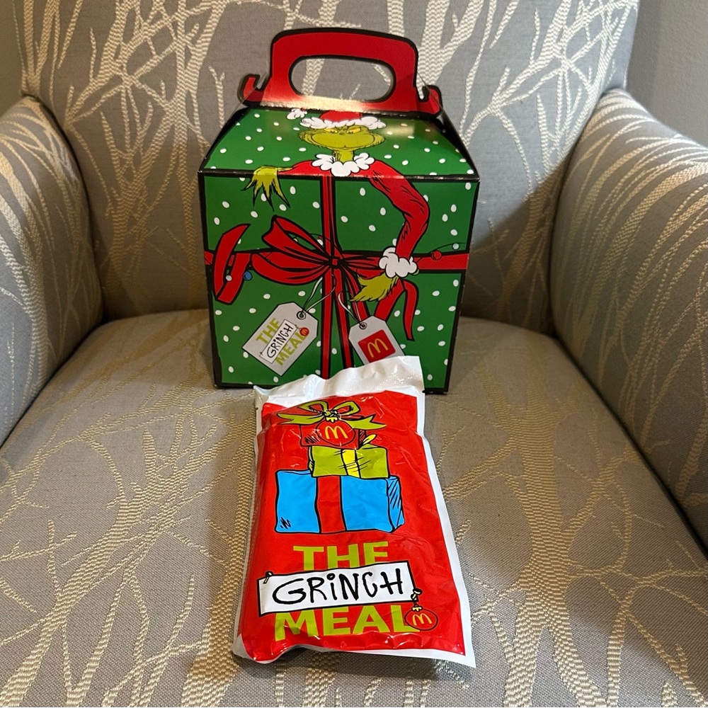 NWT McDonald’s Grinch Meal Socks and Box